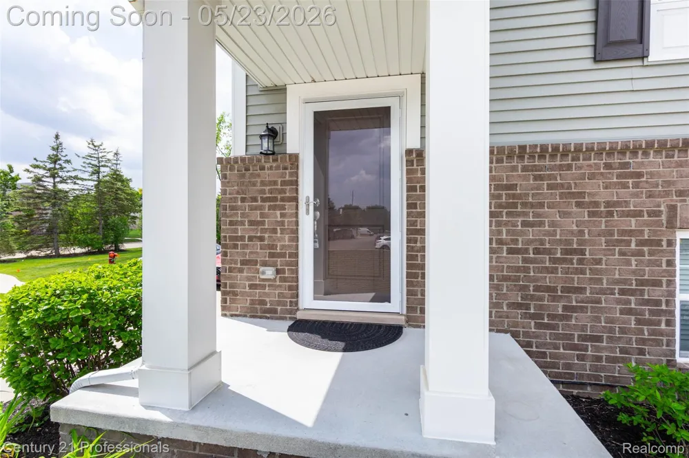 4918 TREESIDE LANE #27 Troy City, MI 48098
