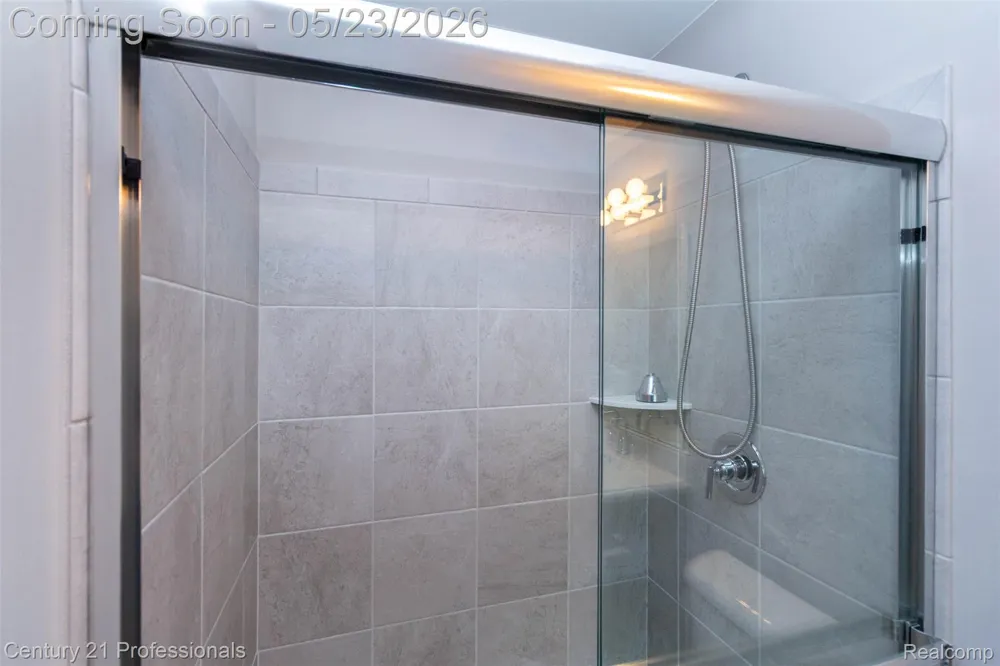 4918 TREESIDE LANE #27 Troy City, MI 48098