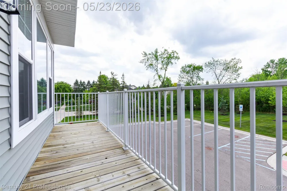 4918 TREESIDE LANE #27 Troy City, MI 48098