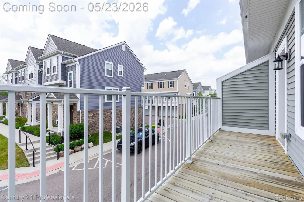4918 TREESIDE LANE #27 Troy City, MI 48098