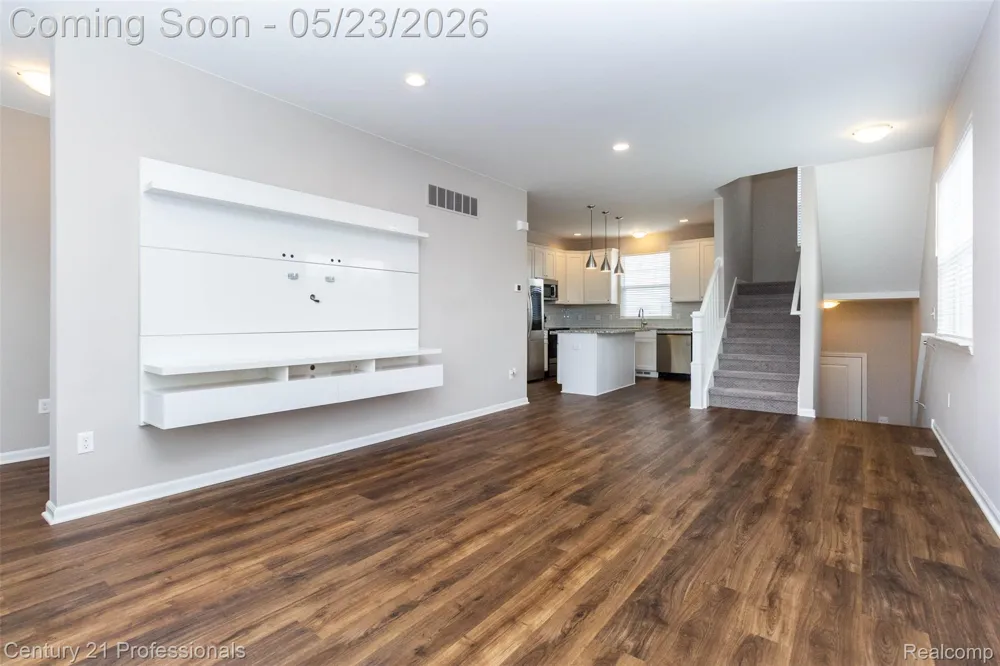 4918 TREESIDE LANE #27 Troy City, MI 48098