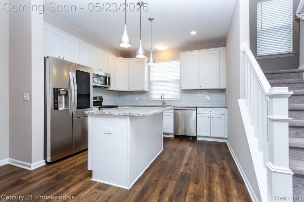 4918 TREESIDE LANE #27 Troy City, MI 48098