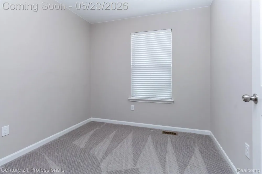 4918 TREESIDE LANE #27 Troy City, MI 48098