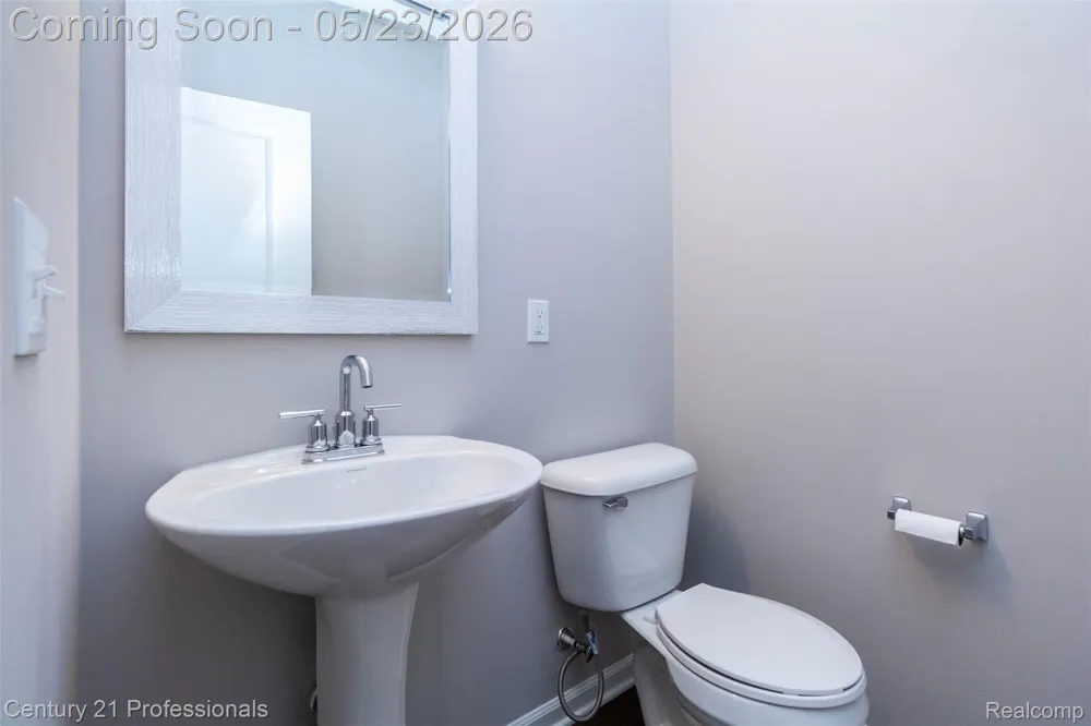 4918 TREESIDE LANE #27 Troy City, MI 48098