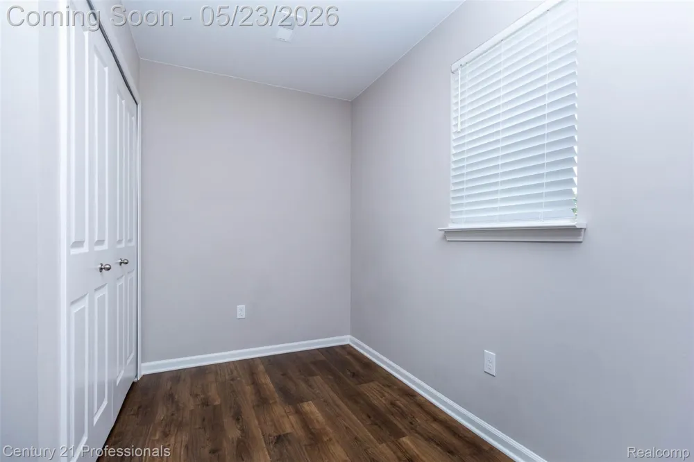 4918 TREESIDE LANE #27 Troy City, MI 48098