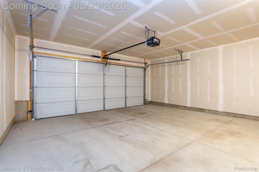 4918 TREESIDE LANE #27 Troy City, MI 48098