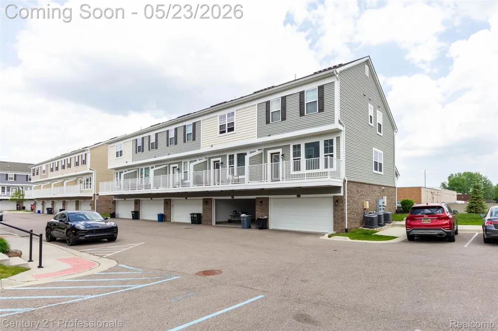 4918 TREESIDE LANE #27 Troy City, MI 48098