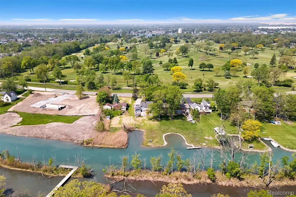 22827 Meridian Road Grosse Ile Township, MI 48138