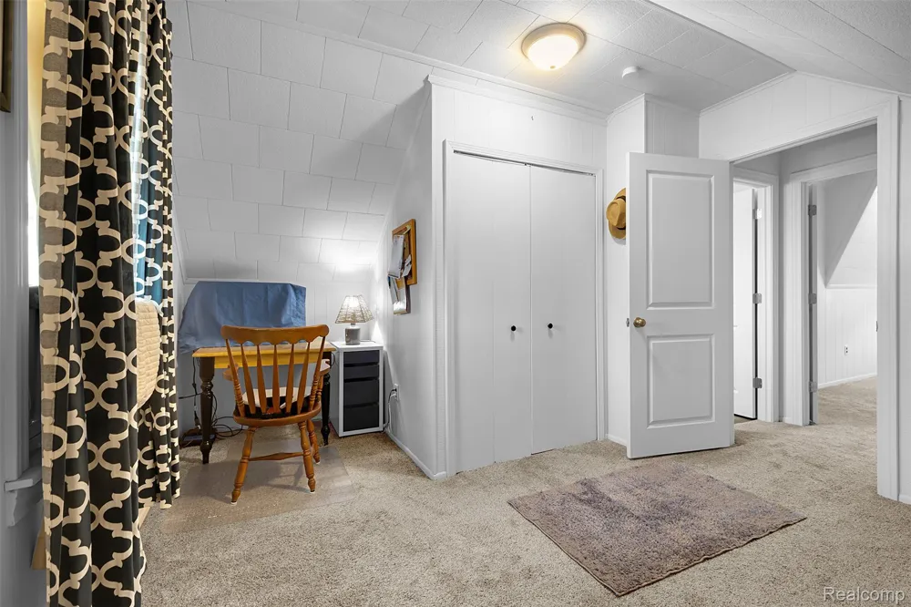 22827 Meridian Road Grosse Ile Township, MI 48138