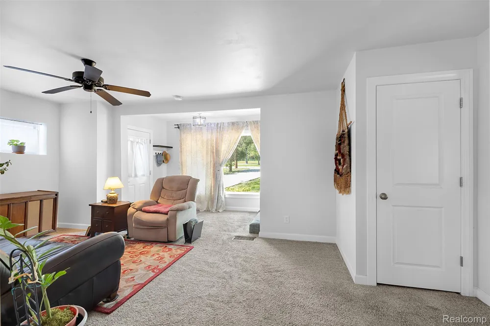 22827 Meridian Road Grosse Ile Township, MI 48138