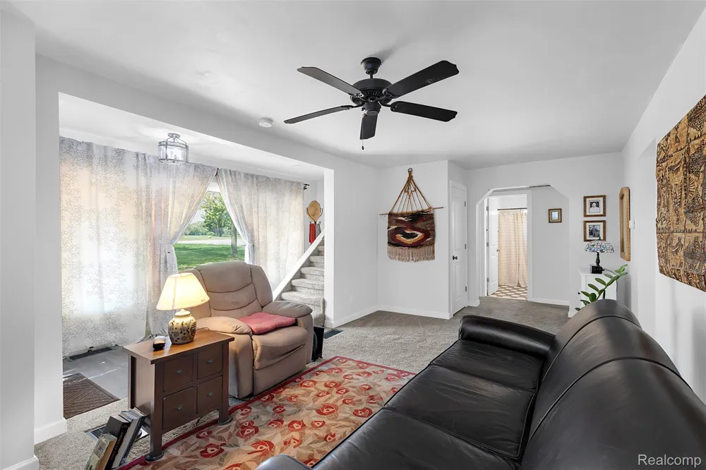 22827 Meridian Road Grosse Ile Township, MI 48138