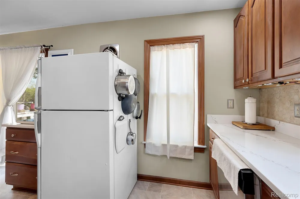 22827 Meridian Road Grosse Ile Township, MI 48138