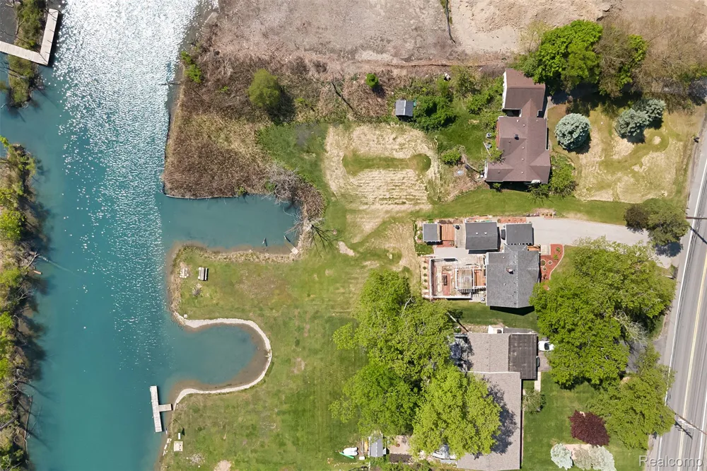 22827 Meridian Road Grosse Ile Township, MI 48138