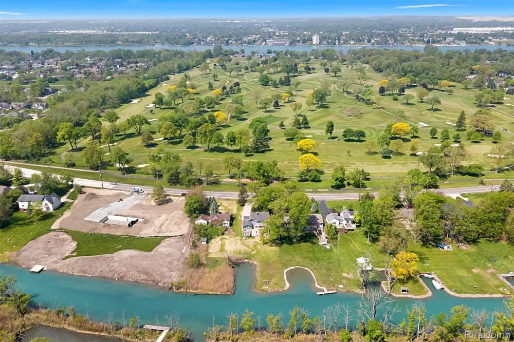 22827 Meridian Road Grosse Ile Township, MI 48138