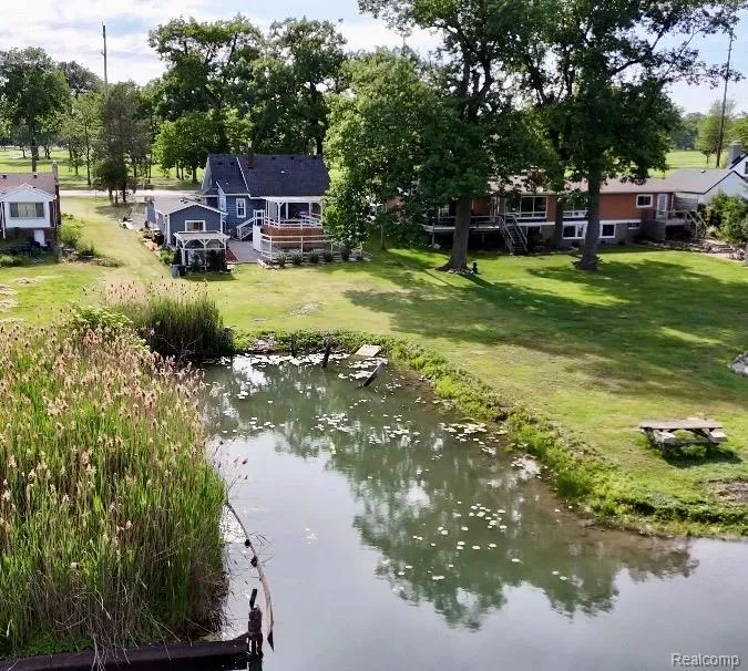 22827 Meridian Road Grosse Ile Township, MI 48138