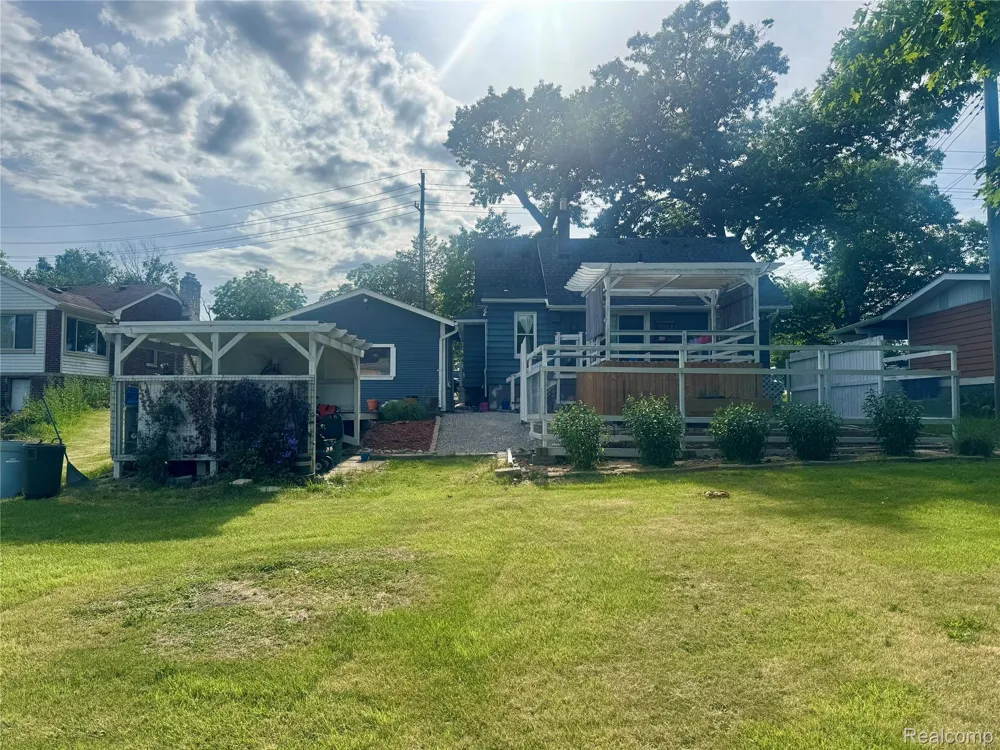 22827 Meridian Road Grosse Ile Township, MI 48138