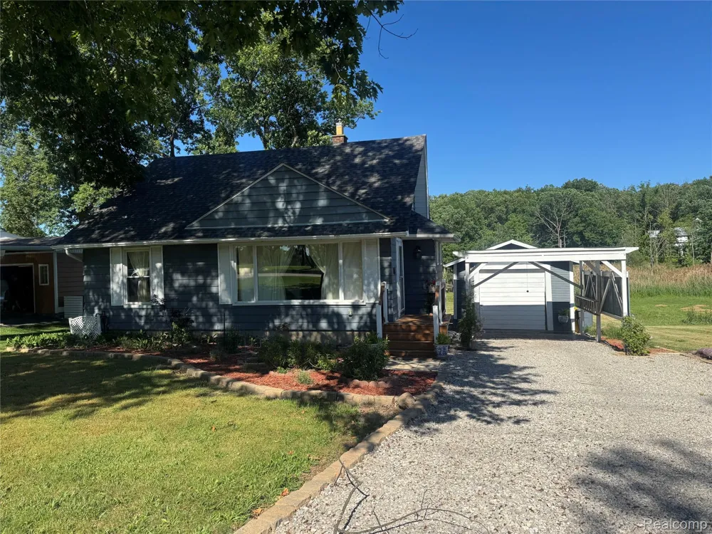 22827 Meridian Road Grosse Ile Township, MI 48138