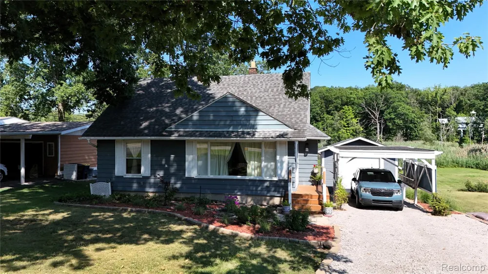 22827 Meridian Road Grosse Ile Township, MI 48138