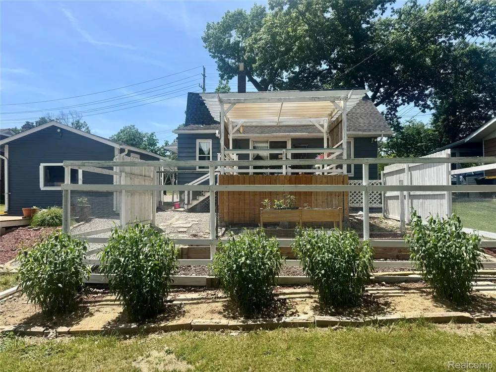 22827 Meridian Road Grosse Ile Township, MI 48138