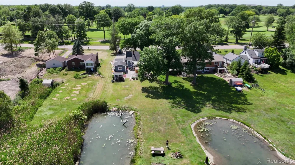 22827 Meridian Road Grosse Ile Township, MI 48138