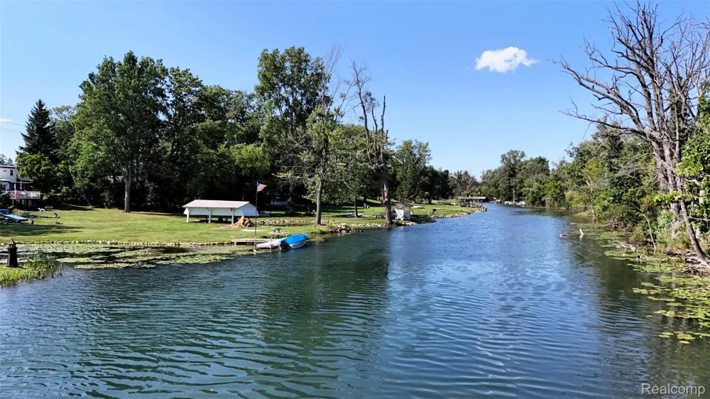 22827 Meridian Road Grosse Ile Township, MI 48138