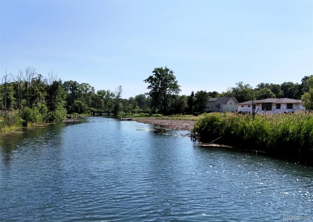 22827 Meridian Road Grosse Ile Township, MI 48138