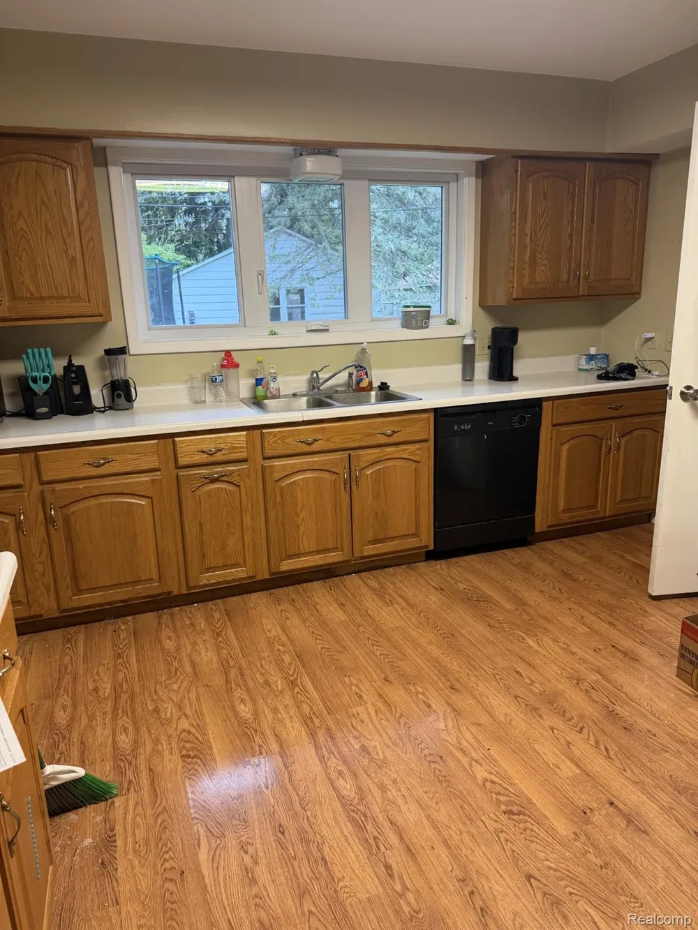 6344 Kilgour Street Marlette City, MI 48453