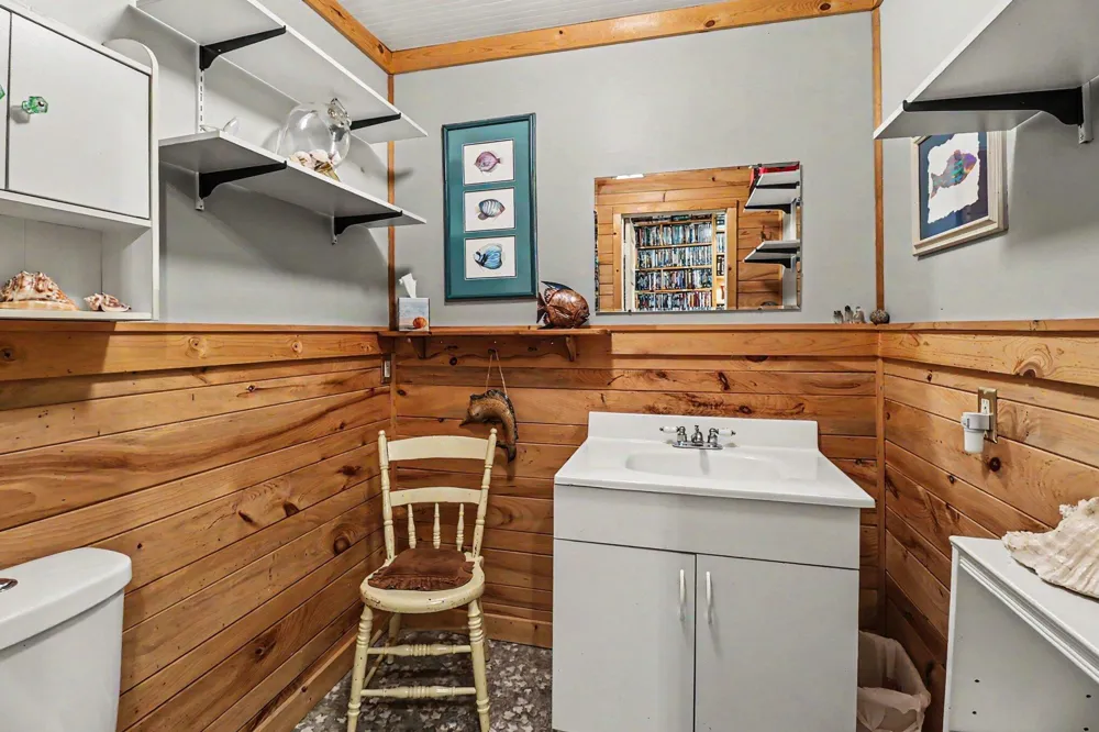 5739 Benzie Highway Joyfield Township, MI 49616
