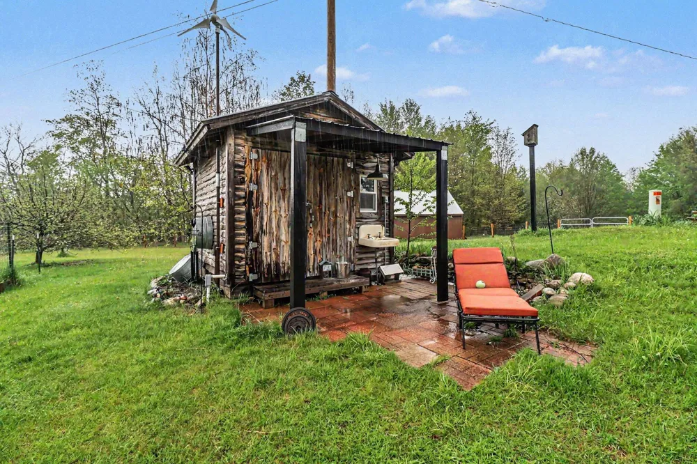 5739 Benzie Highway Joyfield Township, MI 49616