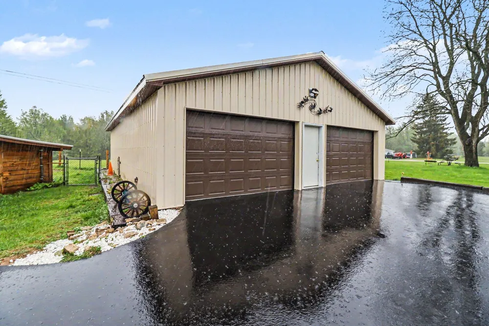 5739 Benzie Highway Joyfield Township, MI 49616