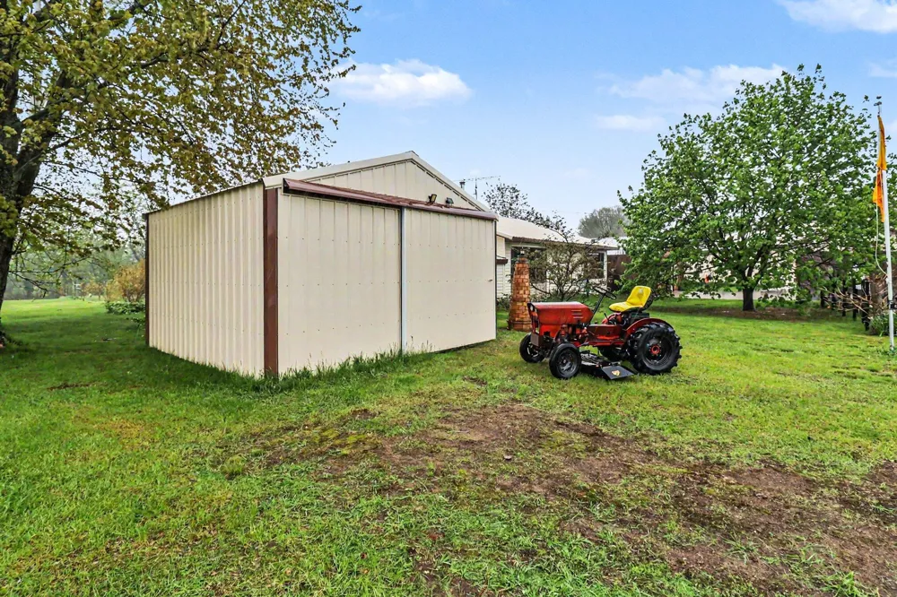 5739 Benzie Highway Joyfield Township, MI 49616