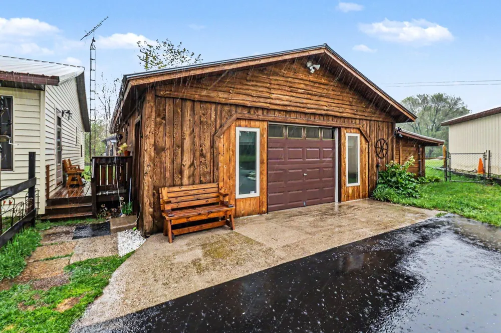 5739 Benzie Highway Joyfield Township, MI 49616