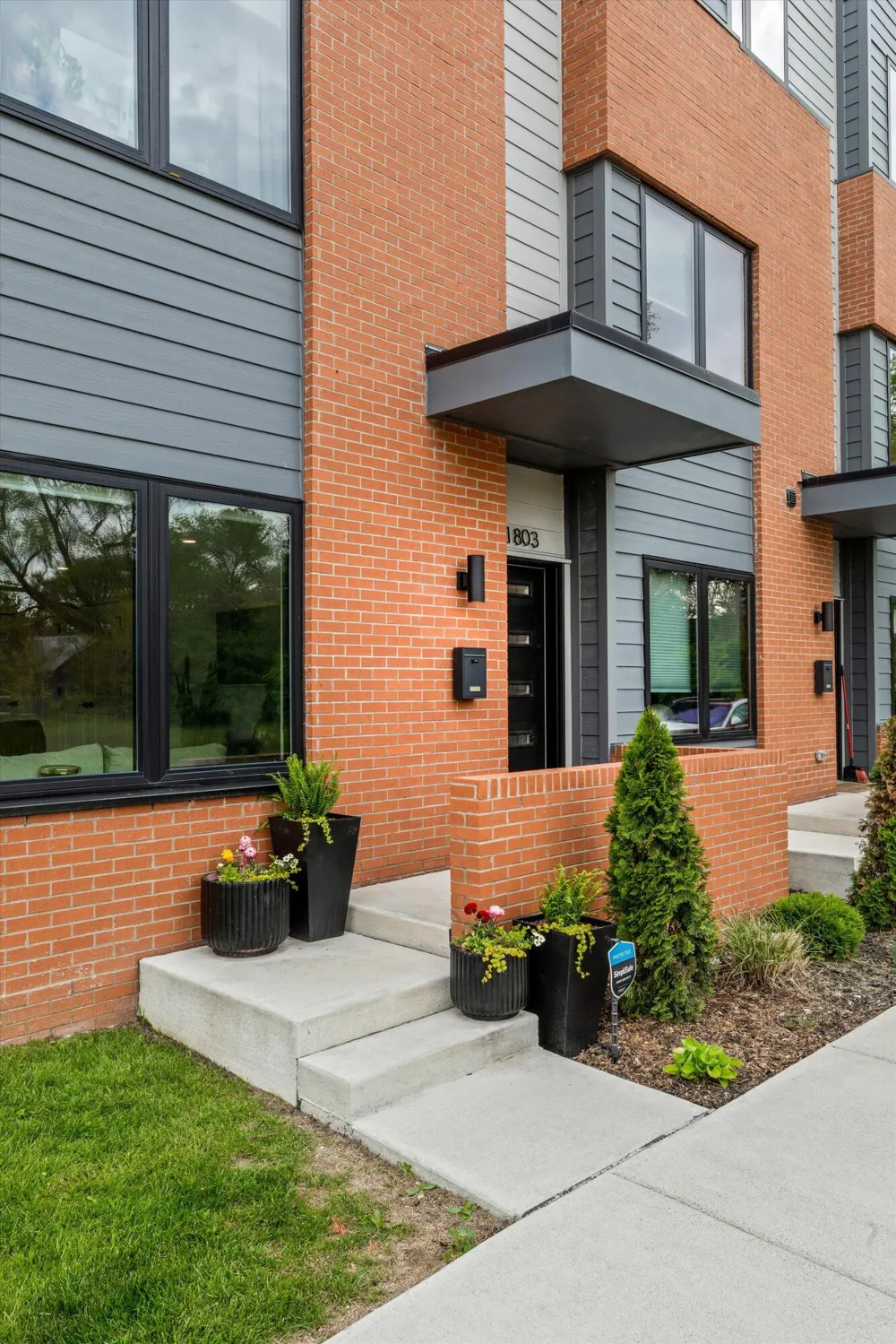 1803 Perry Street #9 Detroit City, MI 48216