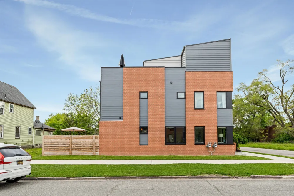 1803 Perry Street #9 Detroit City, MI 48216