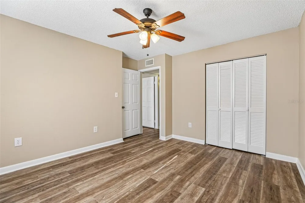 100 E OAK TERRACE DRIVE #D2 Leesburg, FL 34748