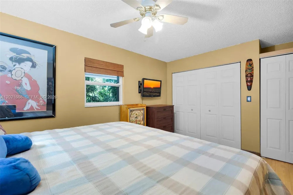 323 Bay View Ave Key Largo, FL 33037