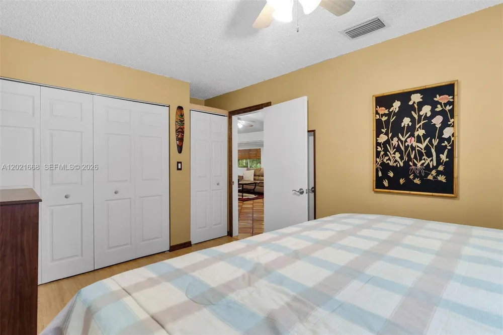 323 Bay View Ave Key Largo, FL 33037