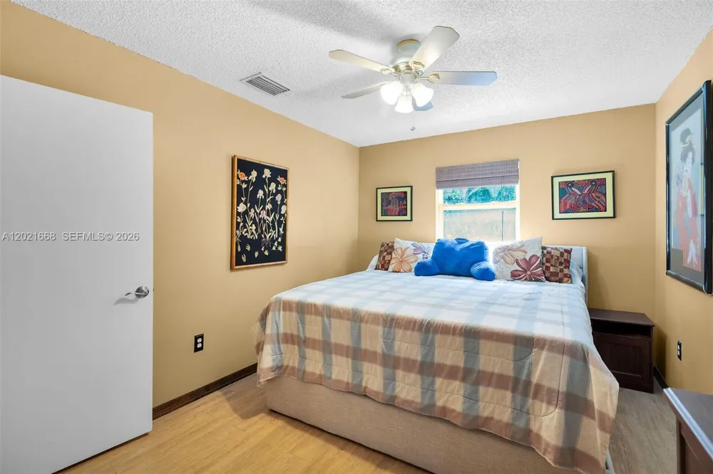 323 Bay View Ave Key Largo, FL 33037