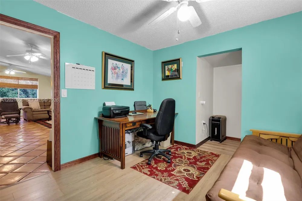 323 Bay View Ave Key Largo, FL 33037