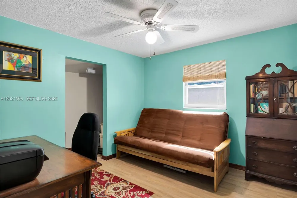 323 Bay View Ave Key Largo, FL 33037
