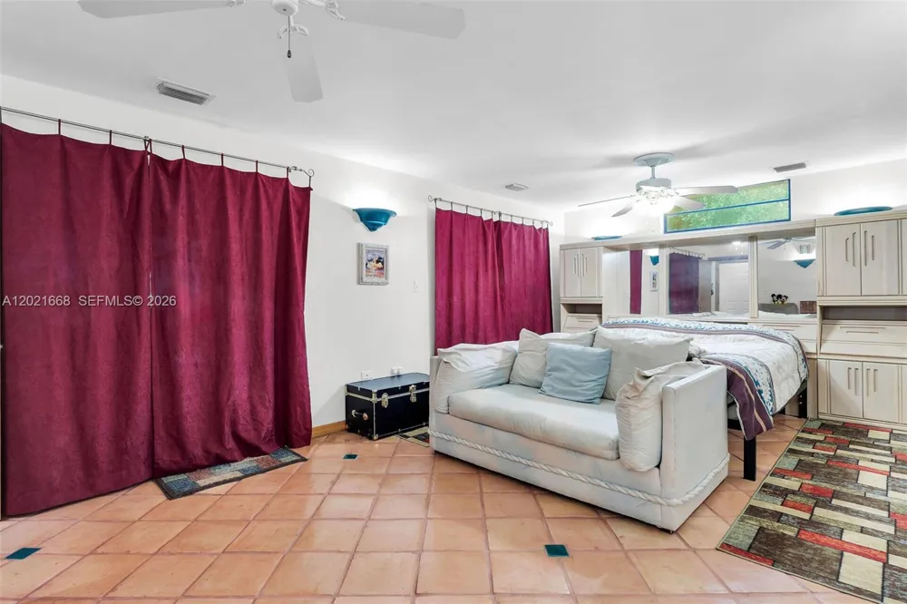 323 Bay View Ave Key Largo, FL 33037