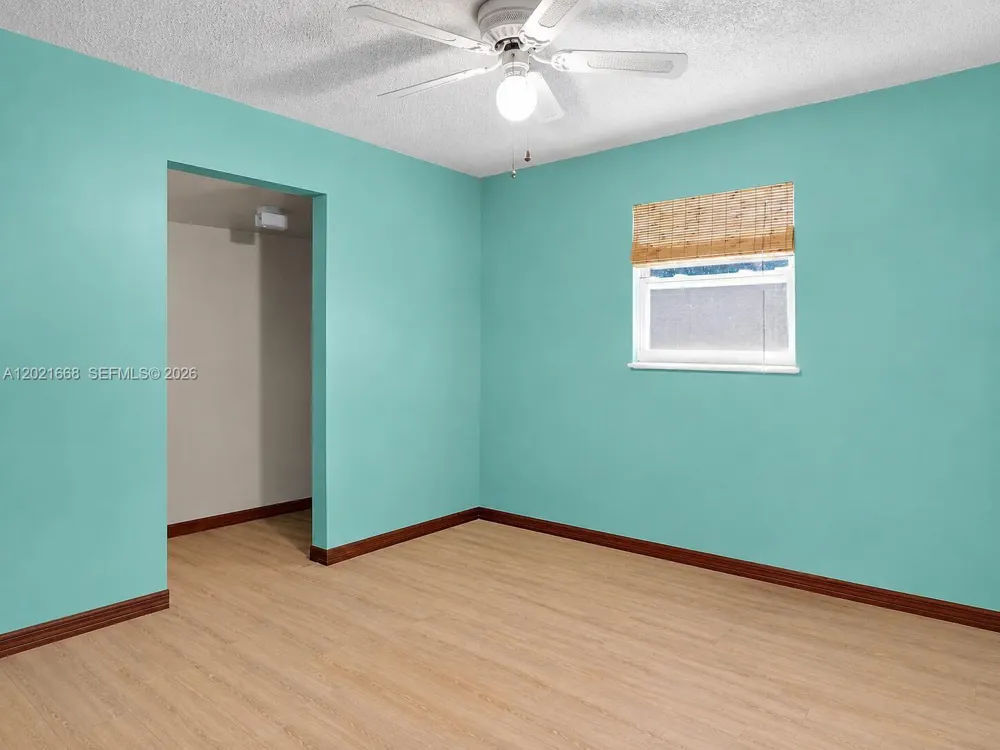 323 Bay View Ave Key Largo, FL 33037