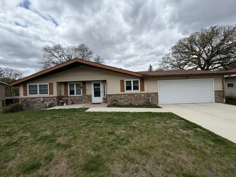 1821 Brookside Circle