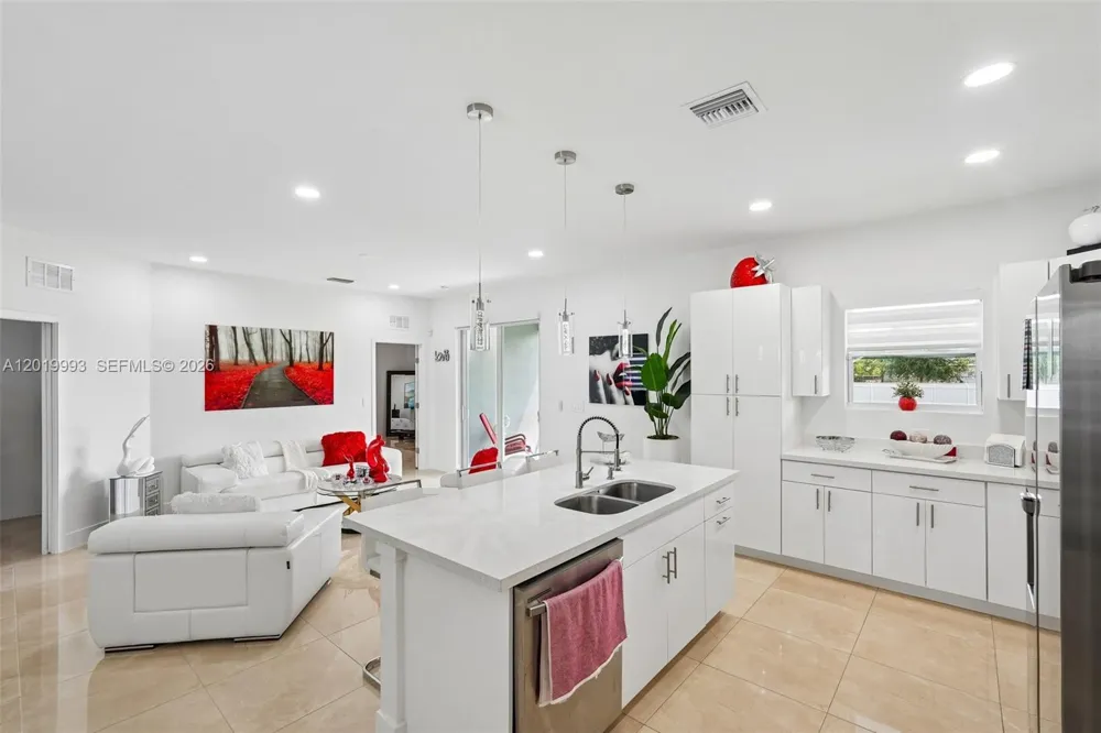 910 Richmond Ave N Lehigh Acres, FL 33972