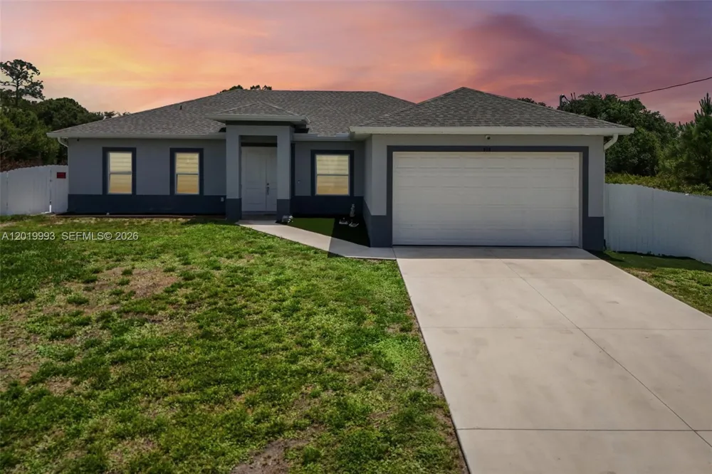 910 Richmond Ave N Lehigh Acres, FL 33972