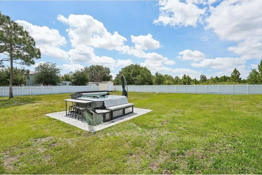 910 Richmond Ave N Lehigh Acres, FL 33972