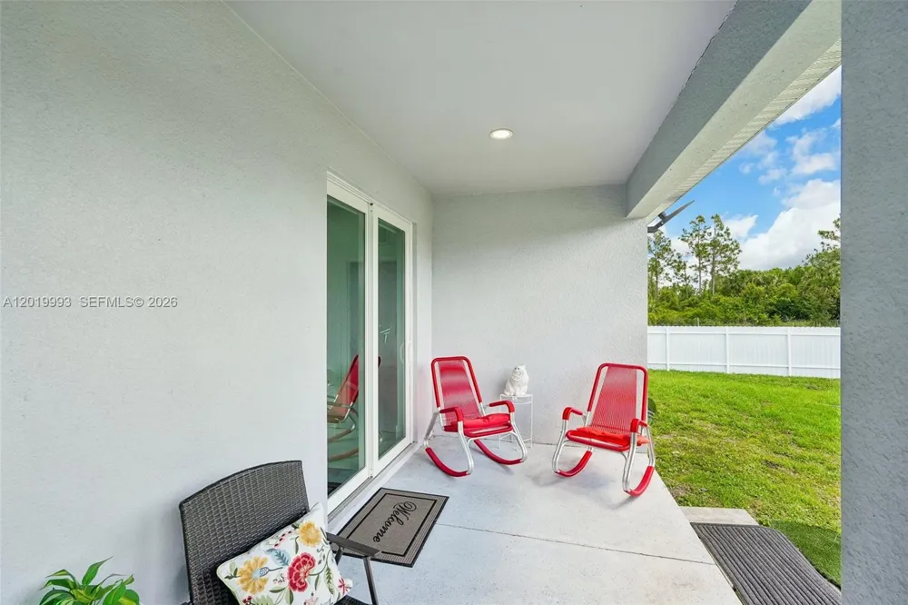 910 Richmond Ave N Lehigh Acres, FL 33972