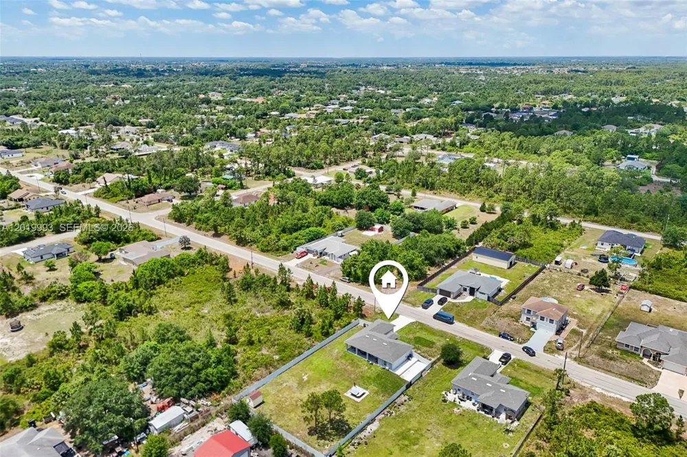 910 Richmond Ave N Lehigh Acres, FL 33972