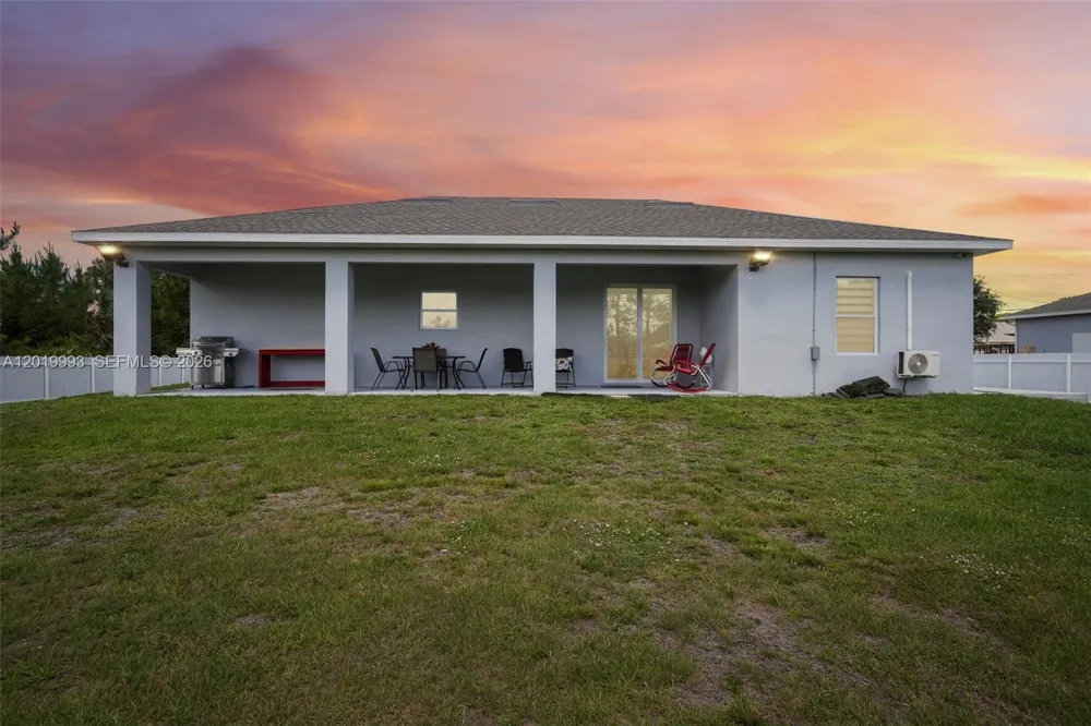 910 Richmond Ave N Lehigh Acres, FL 33972
