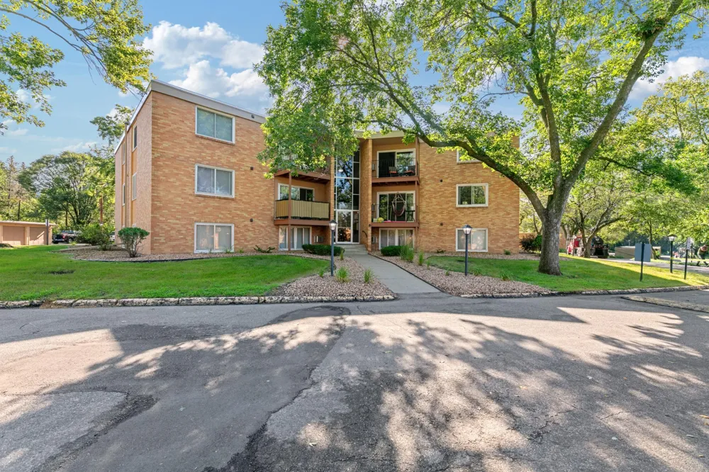 9143 Highway 55 #305 Golden Valley, MN 55427